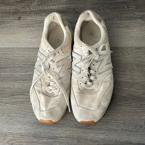 White womens new balance sneakers. Size 8.